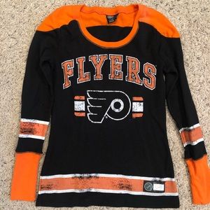 Flyers long sleeve shirt. Worn a couple of times. Runs small and is fitted.